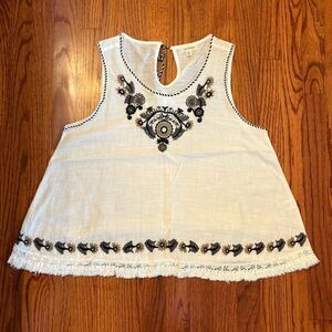 MAX STUDIO White Embroidered Sleeveless Top Boho Fringe Hem Size L